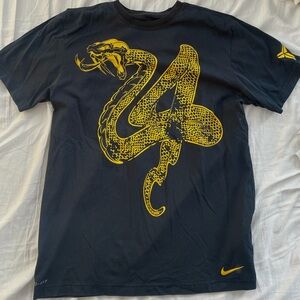 Nike Dri-Fit Kobe Bryant Black Mamba Graphic Tee size Medium